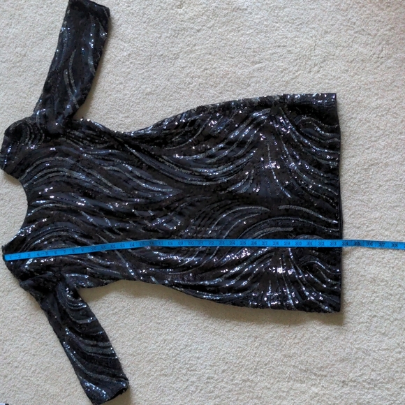 Express Dress - Picture 11 of 12